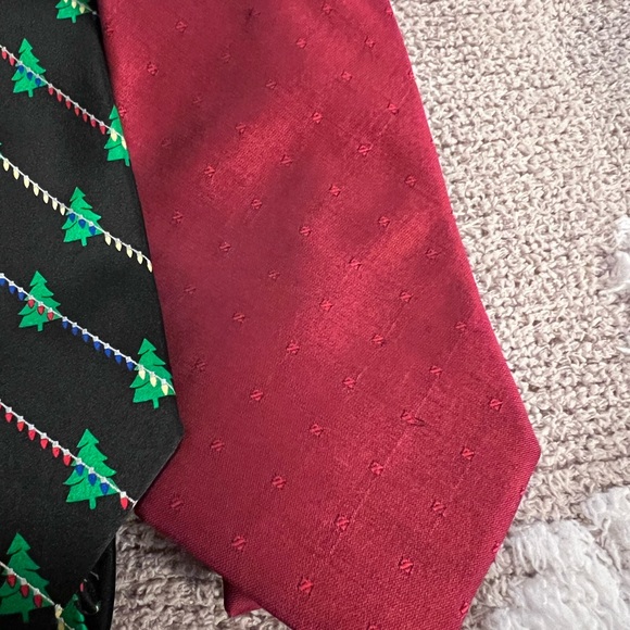 🎄BUNDLE of 3 Holiday Ties - Picture 2 of 8